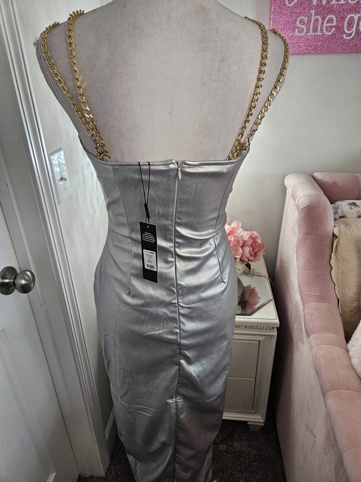 Fashion Nova Nwt Silver Plunge Dress with Chain Straps #242 Size S / US 4 / IT 40 - 3 Thumbnail