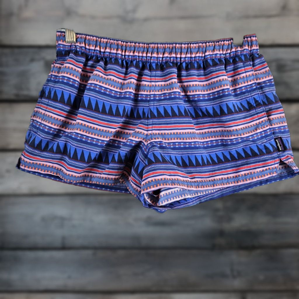 Patagonia Patagonia Shorts Women's S Striped Blue Pink Mid Rise Casual Activewear Shirt? Size 28" / US 6 / IT 42 - 1 Thumbnail