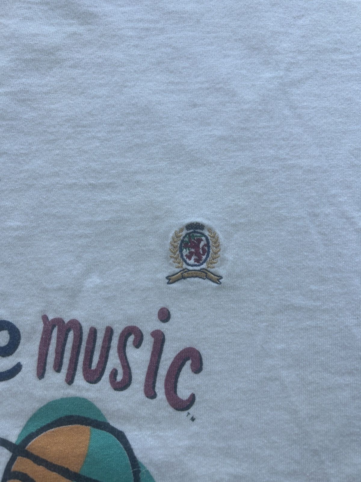 Tommy Hilfiger × Vintage Vintage 90s Tommy Hilfiger Save The Music Graphic Tee Size US L / EU 52-54 / 3 - 3 Thumbnail