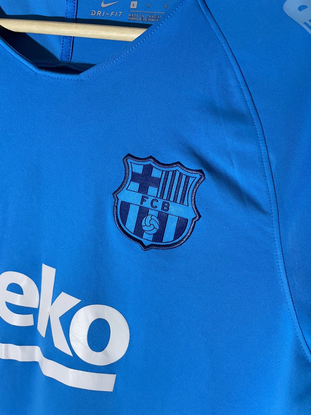 Nike Nike Barcelona soccer jersey Size US L / EU 52-54 / 3 - 4 Thumbnail