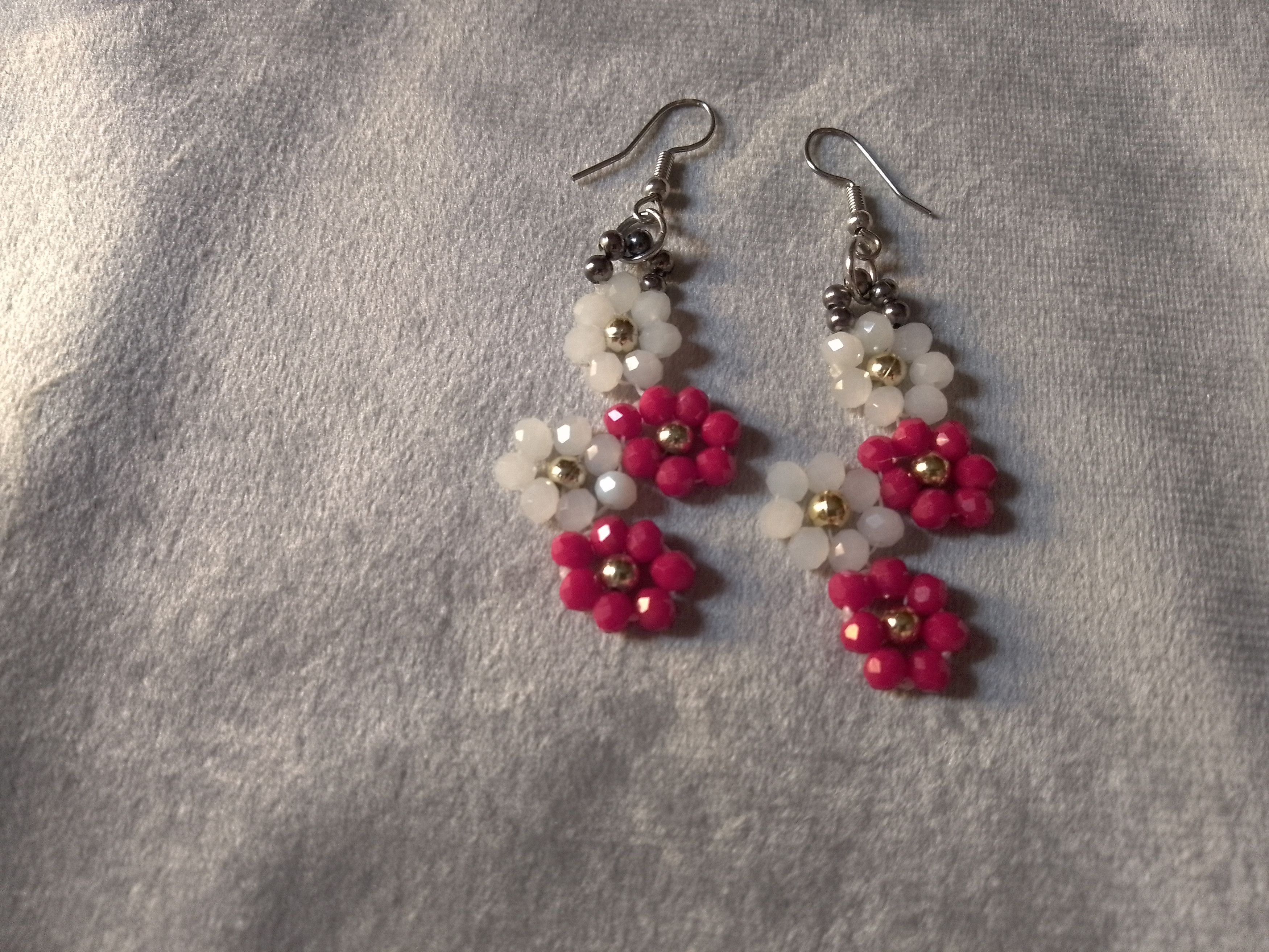 Handmade Necklace Red White Flowers Crystal. Earrings. Size ONE SIZE - 3 Thumbnail