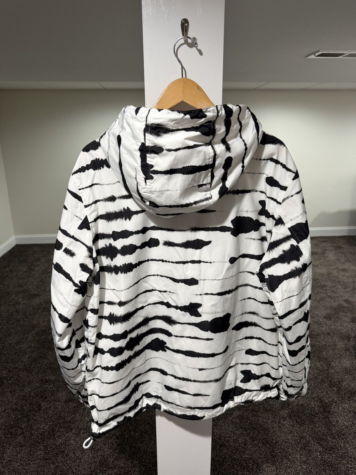 Burberry Burberry Tisci Watercolor Abstract Econyl Print Logo Hoodie Size US L / EU 52-54 / 3 - 2 Thumbnail
