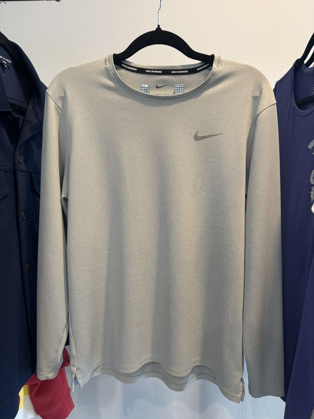 Nike Nike Grey Running Dri-Fit Long Sleeve Athletic Tee Size US S / EU 44-46 / 1 - 1 Thumbnail