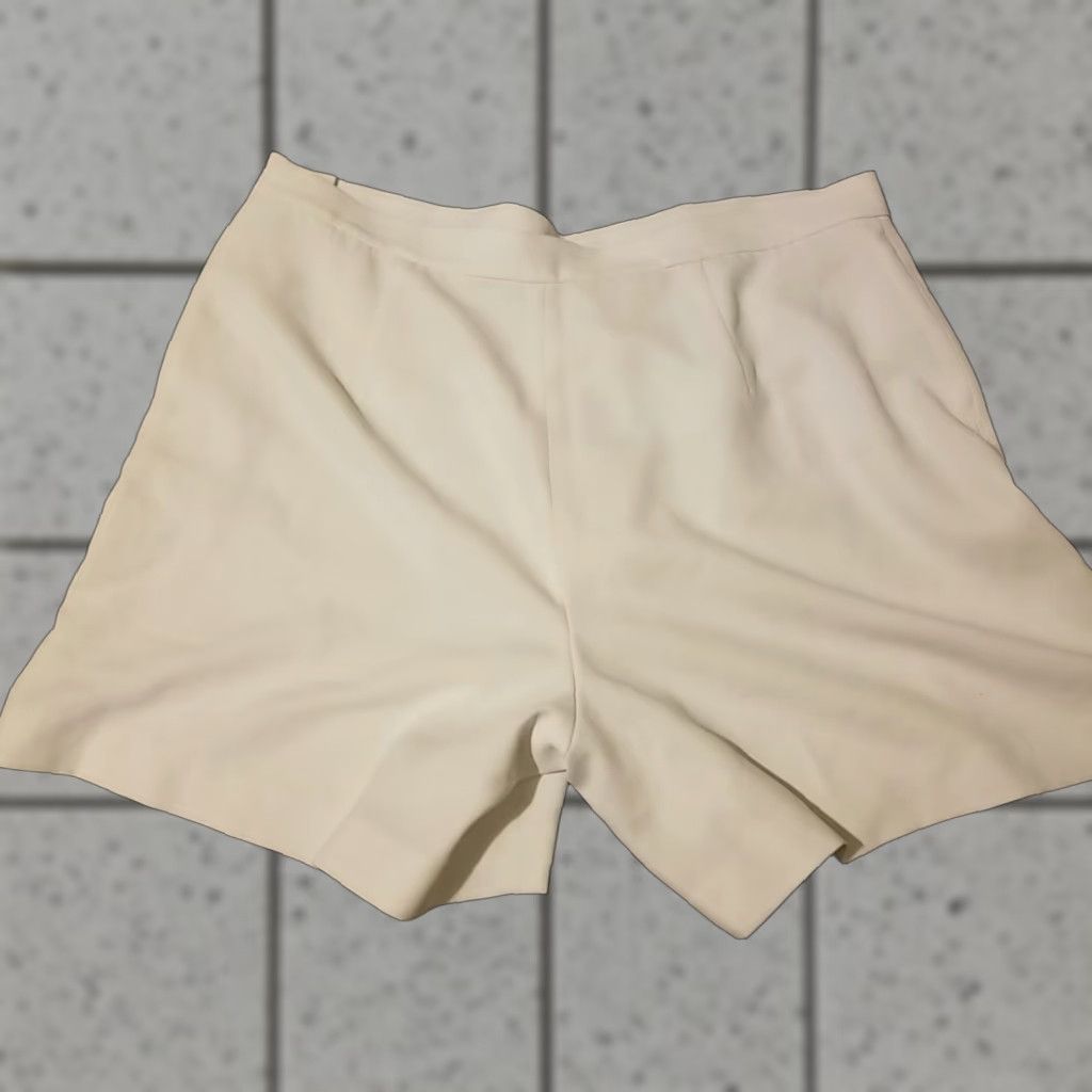 Polo Ralph Lauren VINTAGE Polo Ralph Lauren Shorts Womens Bermuda 12 White Womens Size 34" / US 12 / IT 48 - 1 Thumbnail