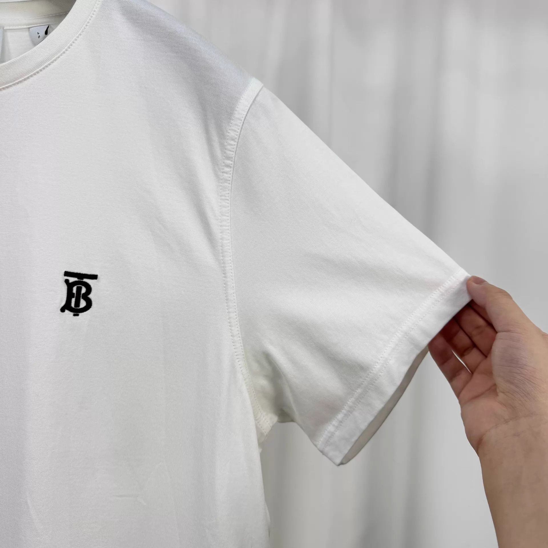 Burberry Burberry Embroidered Logo Short Sleeve Tee L 98 New Size L / US 10 / IT 46 - 4 Thumbnail