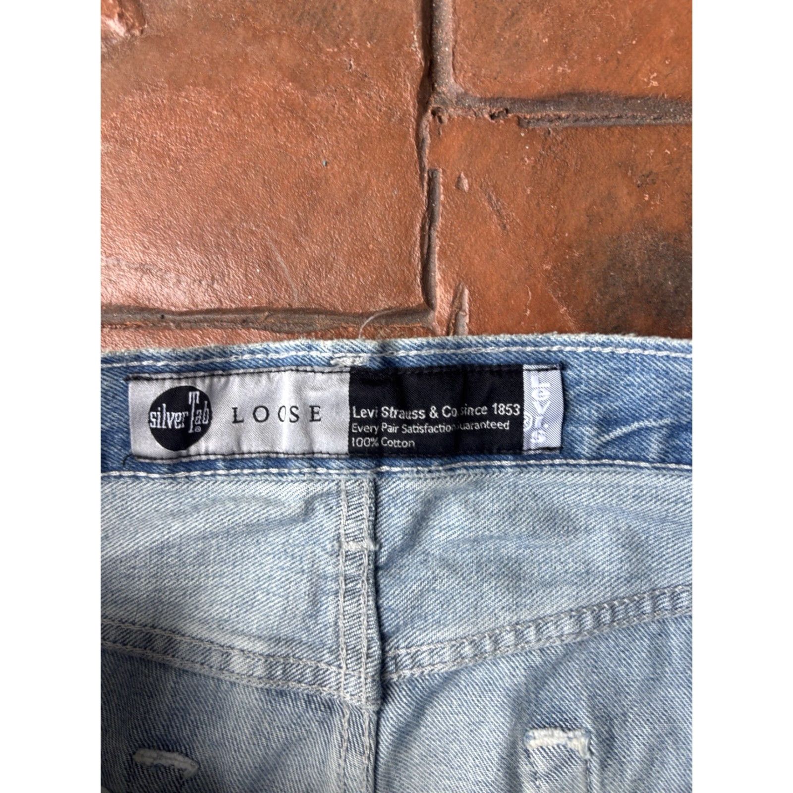 Levi's VINTAGE Levi's Silvertab 34 Jeans 34/32 Blue 90s Grunge Hip Hop Baggy Loose Fit Distressed Denim 5-Pocket Mens Size US 34 / EU 50 - 2 Thumbnail