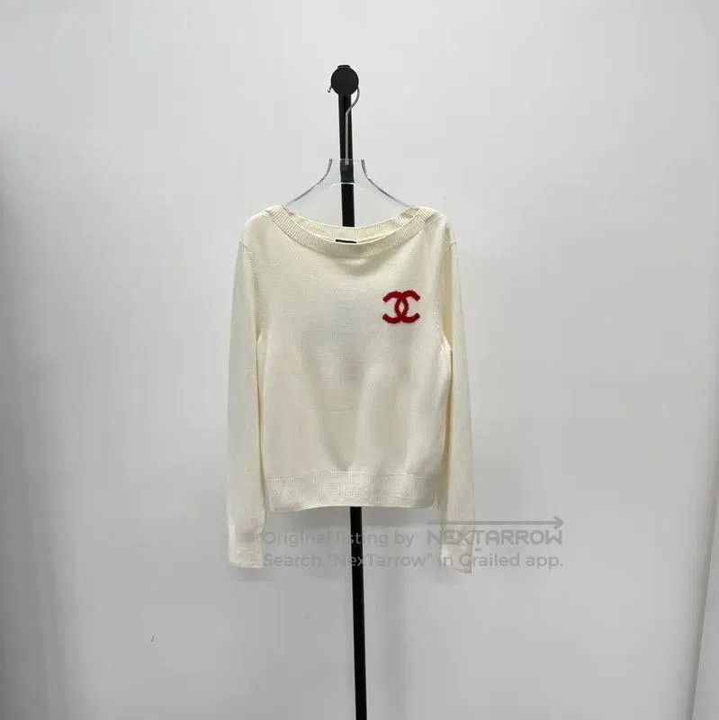 Chanel Chanel Off-White Wool Pullover Sweater XS . Size XS / US 0-2 / IT 36-38 - 1 Thumbnail