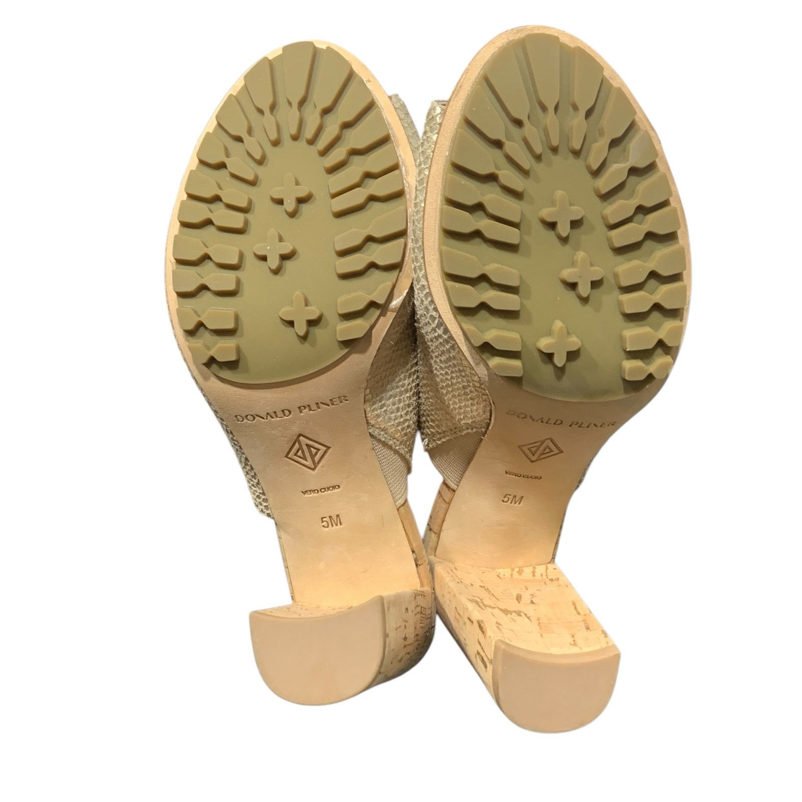 Donald Pliner Donald Pliner Sukari-PM Sandal Pebble Metalic Platino HEEL Size US 5 / IT 35 - 5 Thumbnail