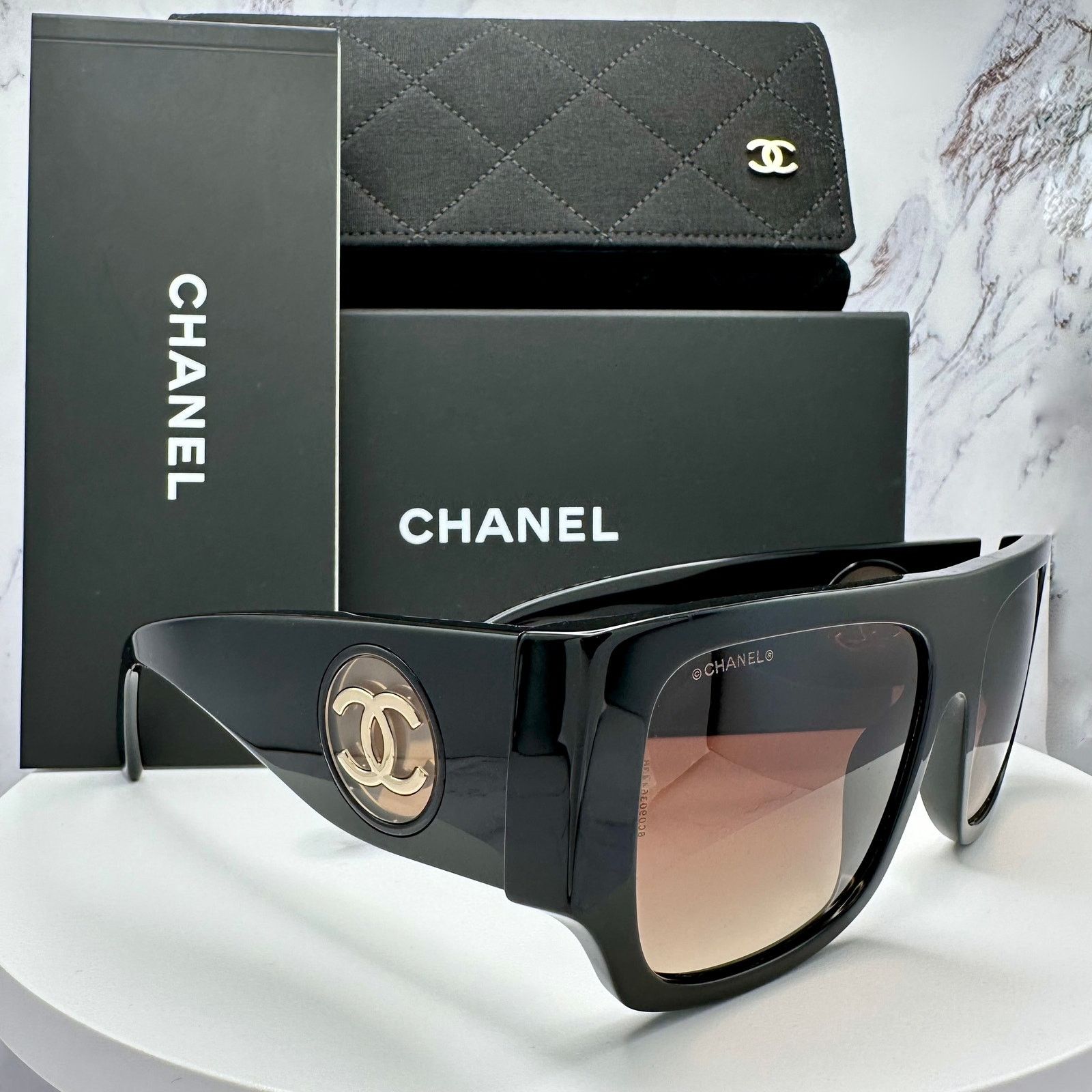 Chanel Gradient Interlocking CC logo Sunglasses Chanel New Chanel Sunglasses Black Rectangle Square Gold CC  main image 2