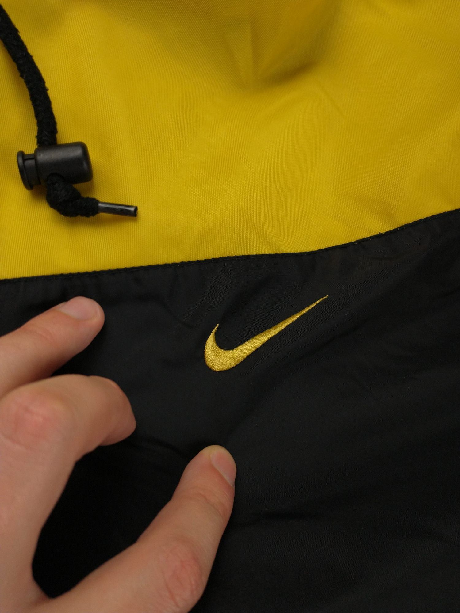 Nike Vintage 90s Nike Jacket Swoosh Black and Yellow Hooded Size US L / EU 52-54 / 3 - 12 Thumbnail
