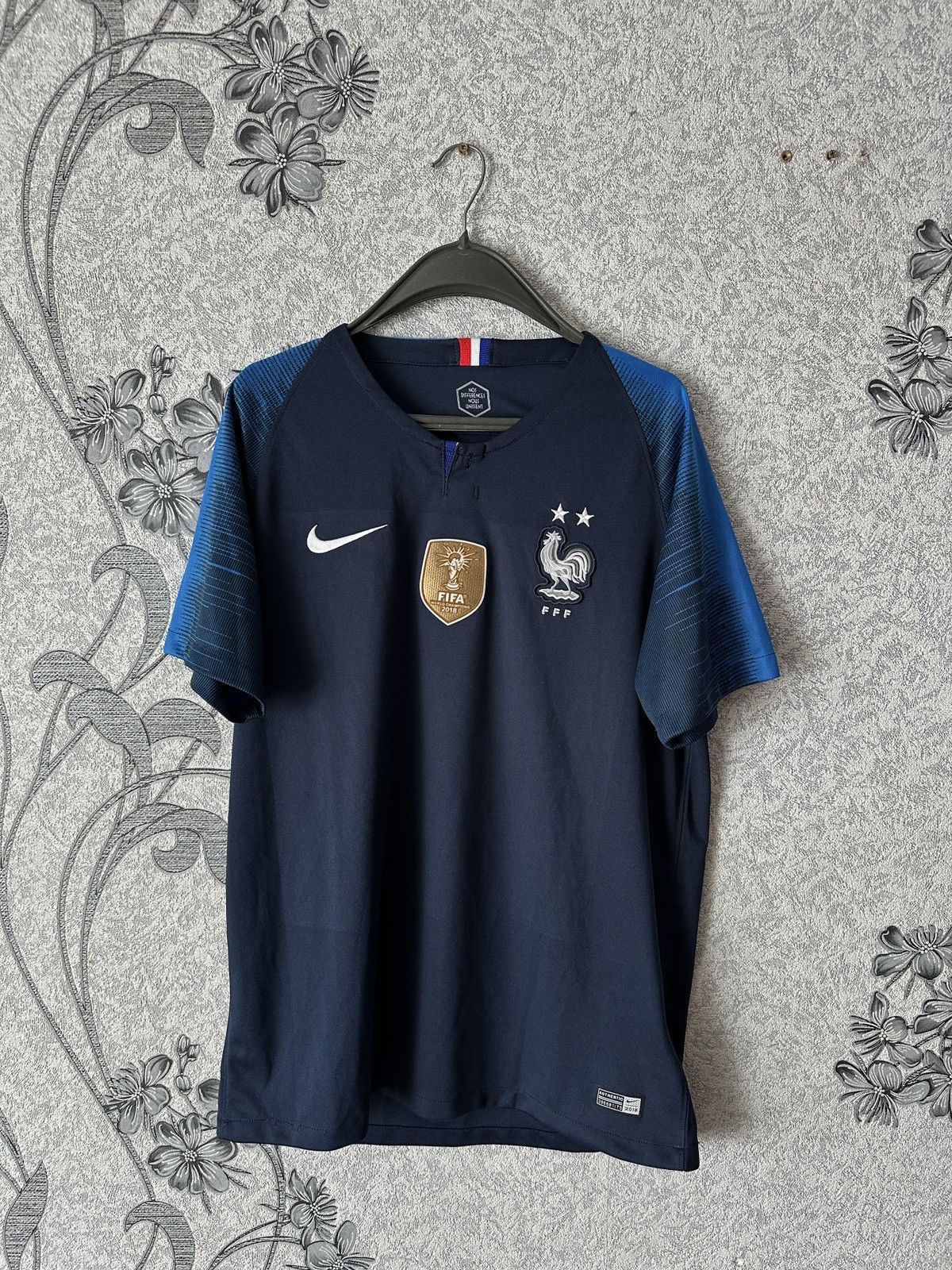 Nike Vintage soccer jersey Nike France psg L Size US L / EU 52-54 / 3 - 1 Thumbnail