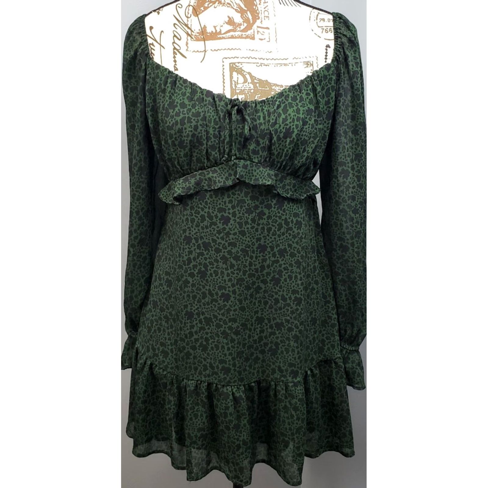 Vintage Trixxi Womens Green & Black Animal Print Chiffon Smocked Back Ruffle Dress M Size M / US 6-8 / IT 42-44 - 2 Thumbnail
