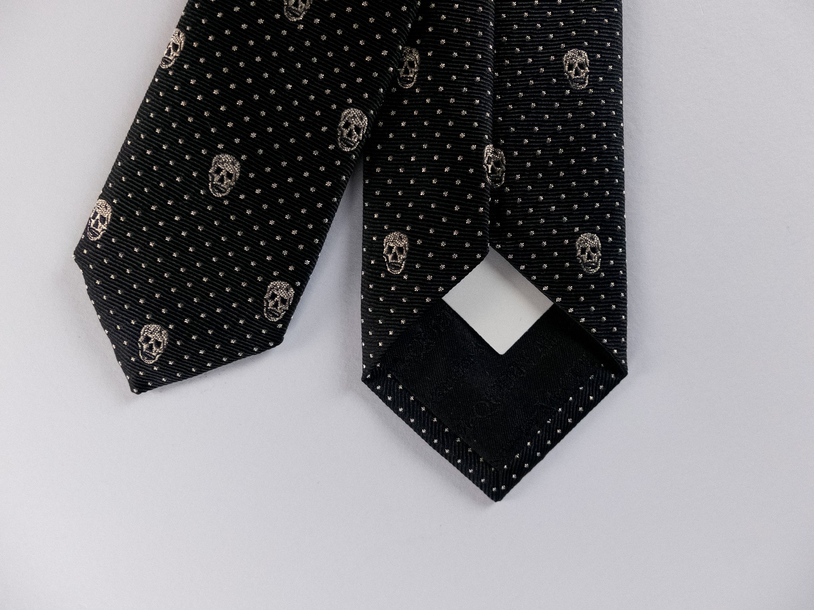 Alexander McQueen ALEXANDER MCQUEEN black skulls & polka dots skinny silk tie Size ONE SIZE - 6 Thumbnail