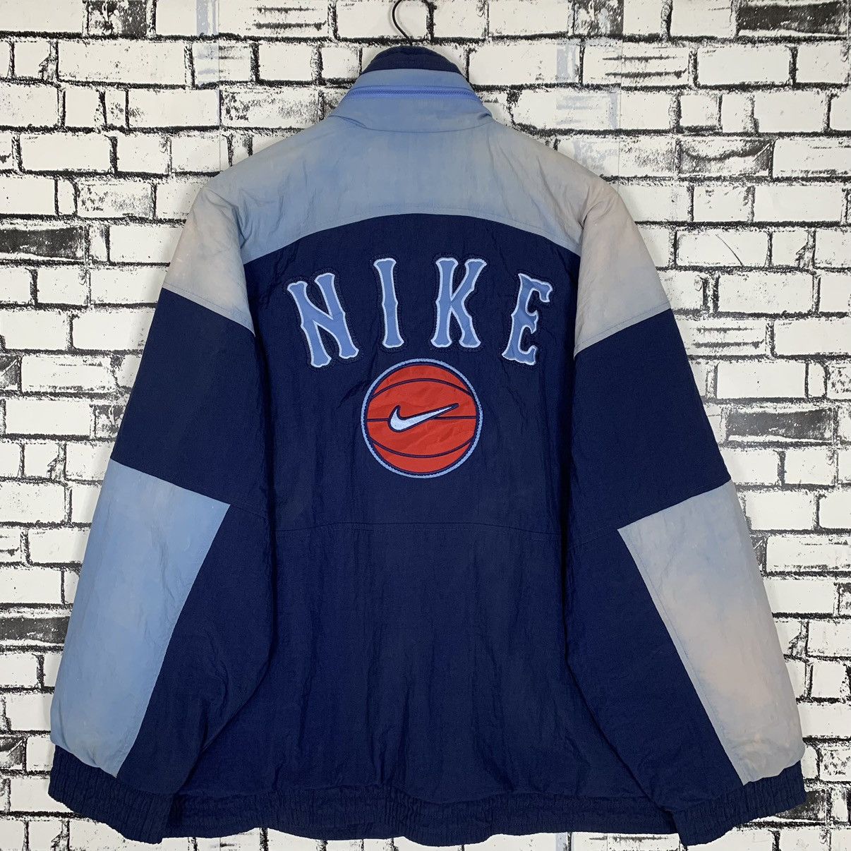 Vintage Vintage Sportwear Nike Windbreaker Jacket Size US XL / EU 56 / 4 - 9 Thumbnail