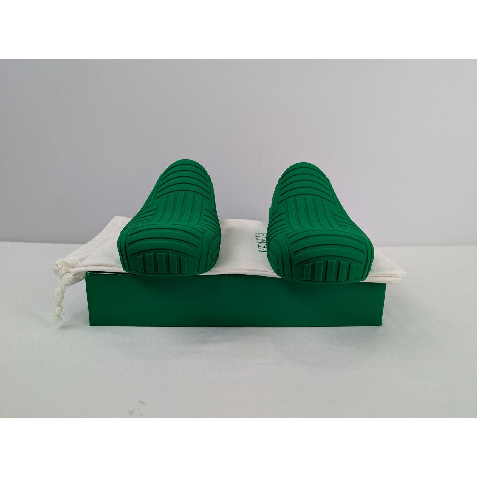 Bottega Veneta o1rshd1 Rubber Carpet Slider Sandal Slipper in Parakeet Size US 12 / EU 45 - 5 Thumbnail