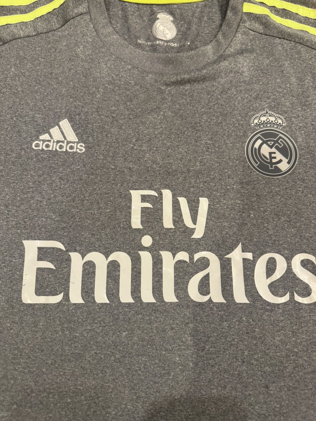 Adidas ADIDAS REAL MADRID 2015/2016 JERSEY FOOTBALL SIZE L AK2491 Size US L / EU 52-54 / 3 - 5 Thumbnail