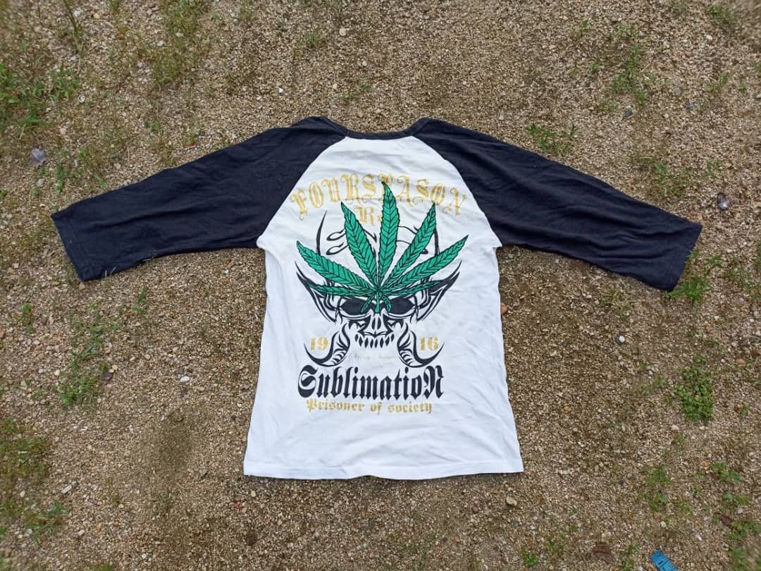 In The Attic In The Attic 3quarter With Big Marijuana Size M / US 6-8 / IT 42-44 - 4 Thumbnail