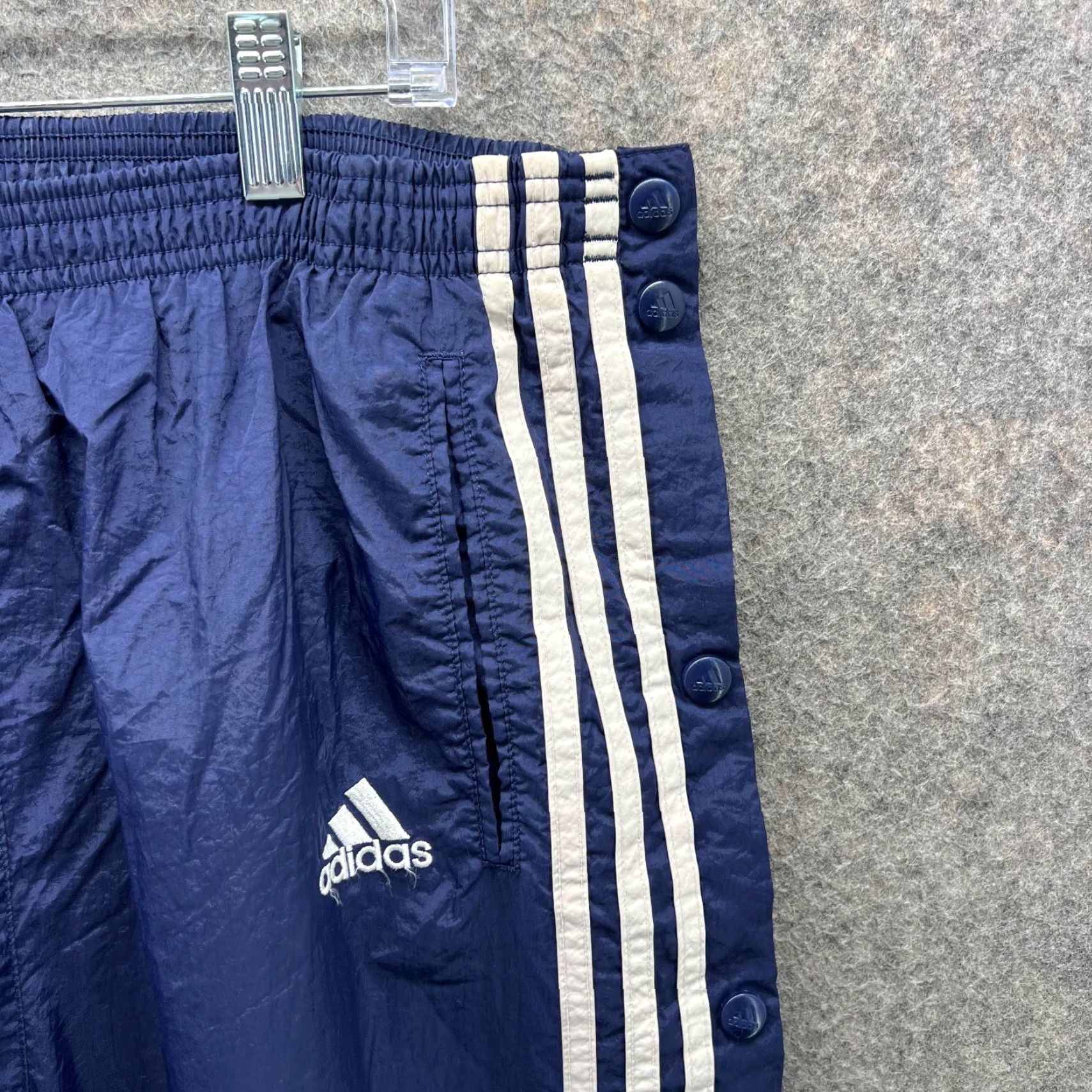 Adidas VINTAGE Adidas Pants Men Large Blue Navy Windbreaker Lined Trefoil Windbreaker Pants Man Large Blue Navy 90s? 2000s? Size US 33 - 5 Thumbnail