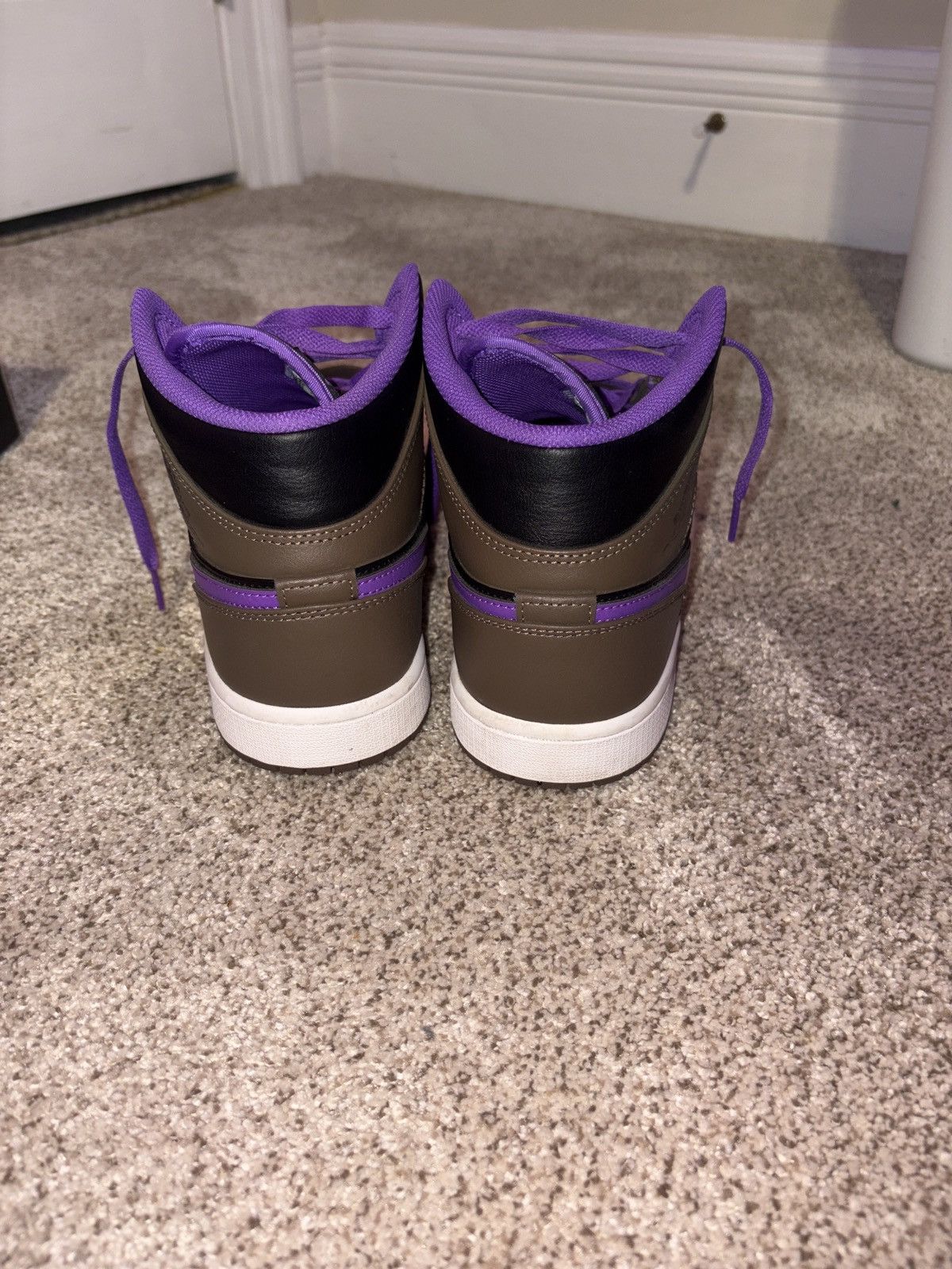 Jordan Brand Air Jordan 1 Mid Palomino Size US 11 / EU 44 - 4 Thumbnail