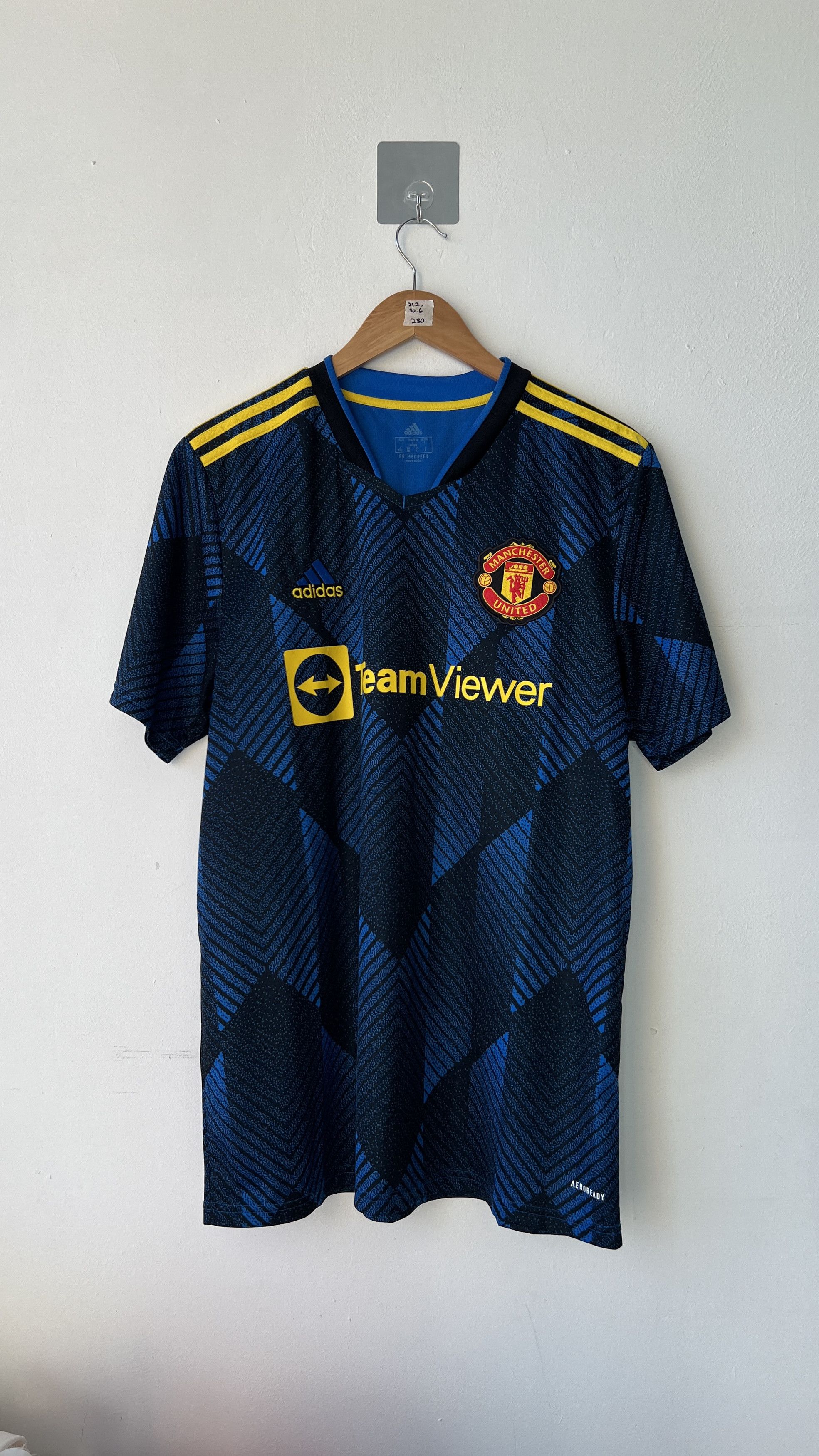 Adidas (L) Manchester United 2021-22 Third Shirt Maguire #5 Kit Size US L / EU 52-54 / 3 - 2 Thumbnail