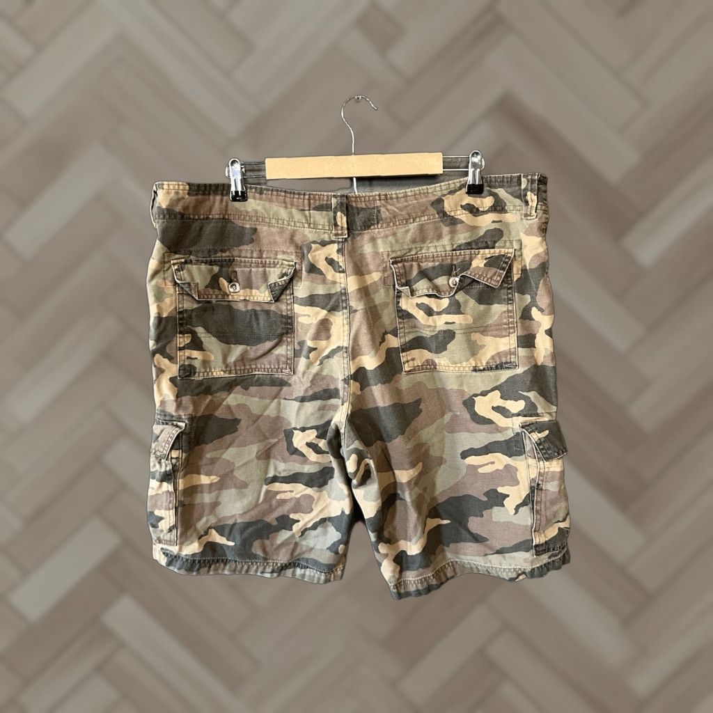 Levi's Levis Mens Green Camo Cargo Shorts Size 42 Size US 42 / EU 58 - 1 Thumbnail