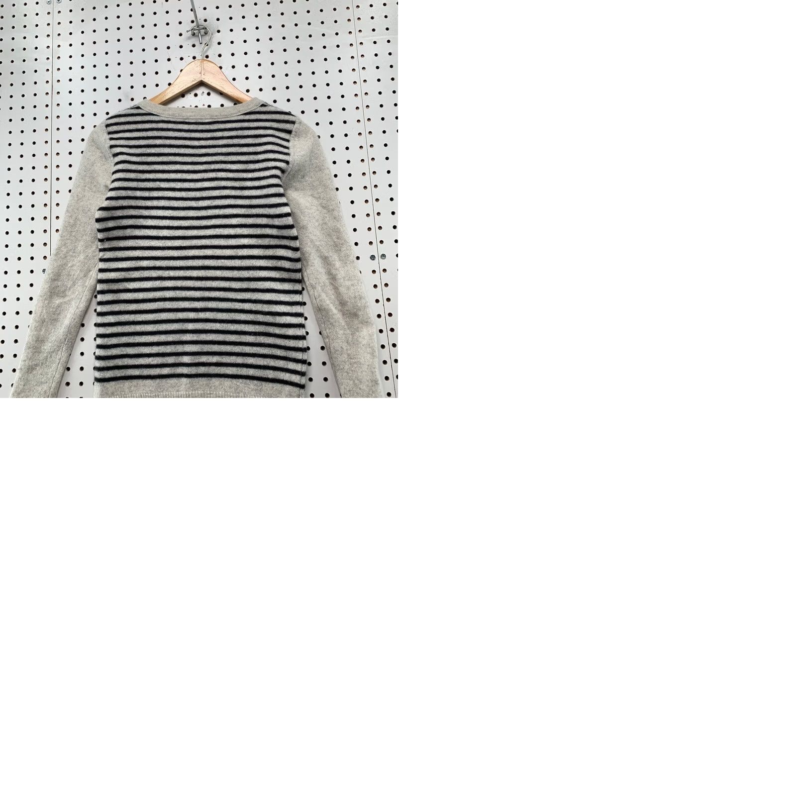 Vintage Duffy Sweater Womens Small Gray Striped Pullover 100% Cashmere Preppy Size S / US 4 / IT 40 - 9 Thumbnail