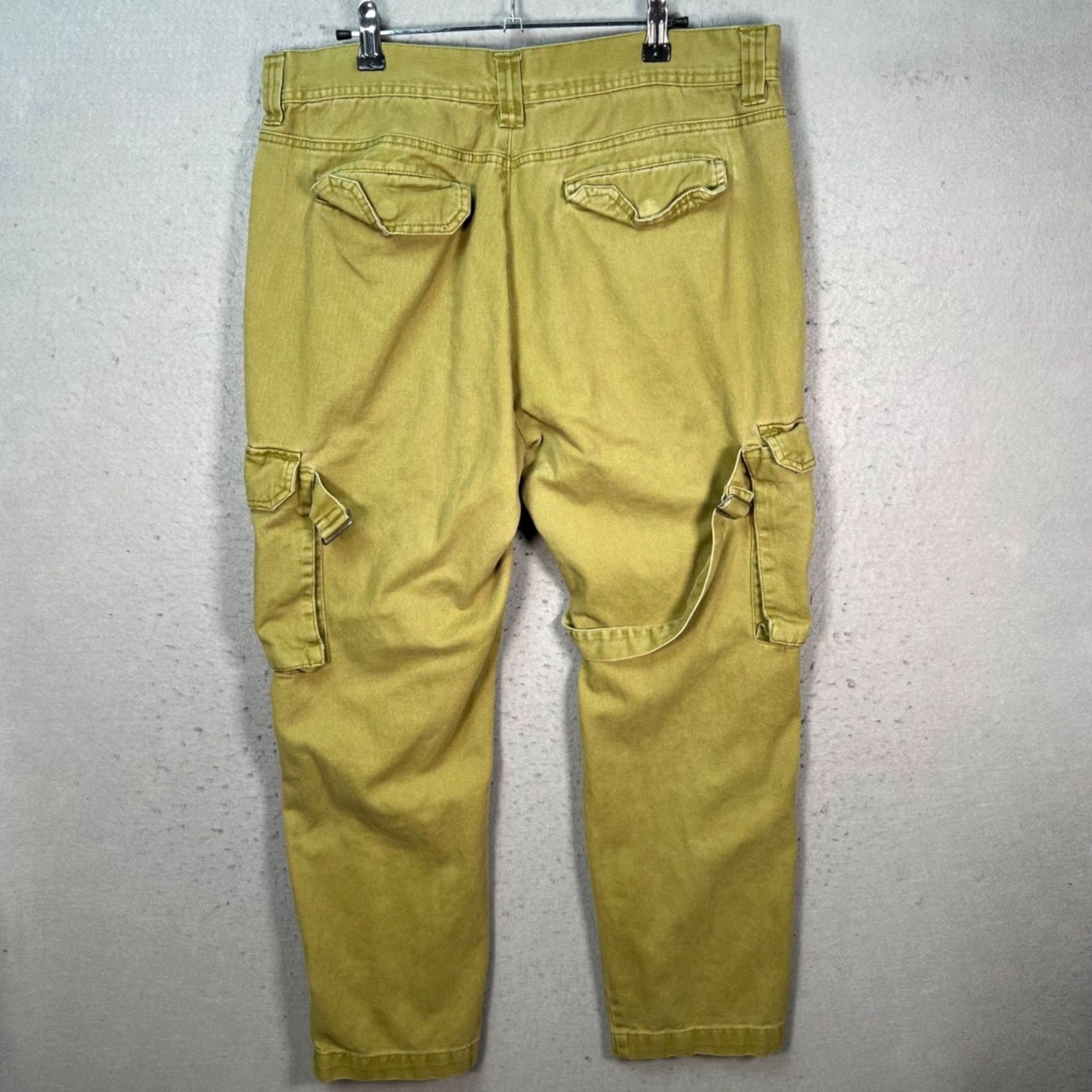 Olive Standard Cloth Mens Size Large Olive Green Cargo Pants With Zip Ankles Size US 33 - 2 Thumbnail
