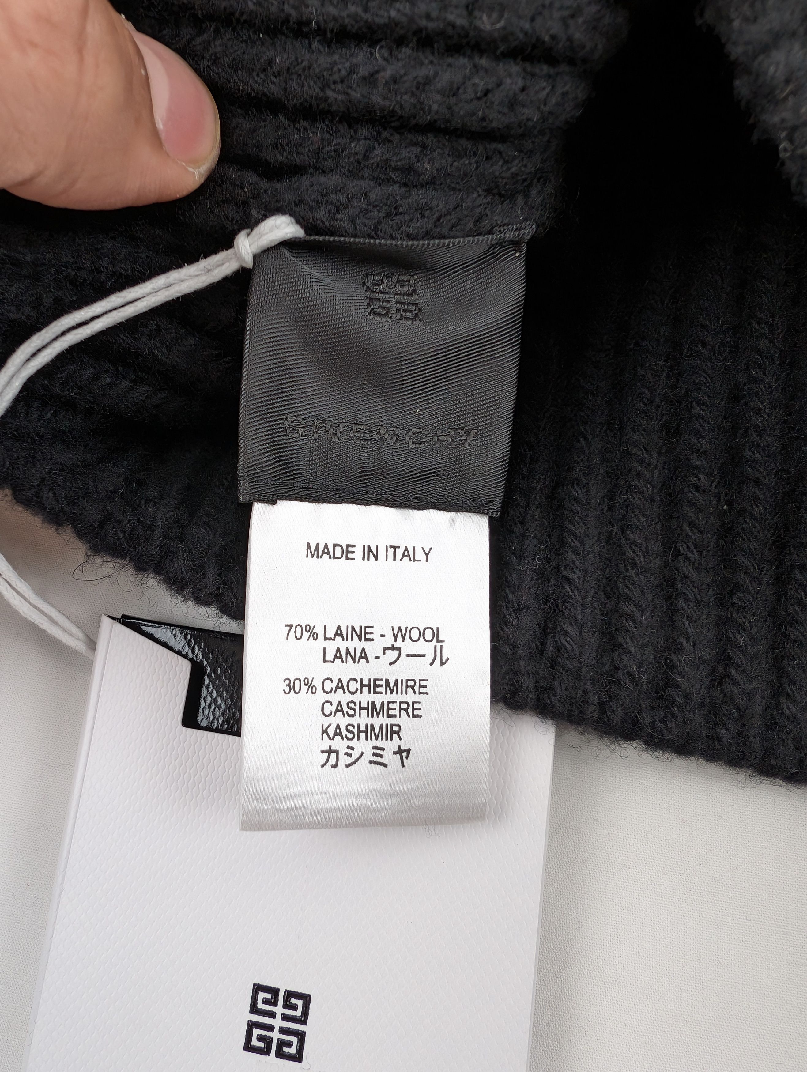 Givenchy o1rshd1 Size: OS / Wool & Cashmere Balaclava in Black Size ONE SIZE - 8 Thumbnail