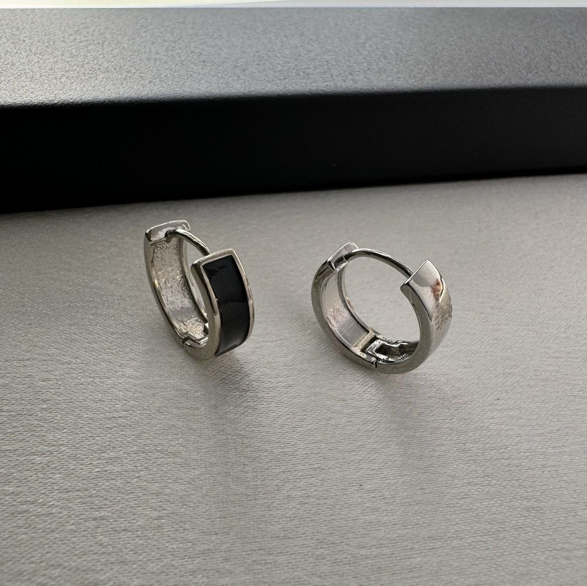 Other Small Hoop Earrings for Men Women Hip Hop Unisex Style Size ONE SIZE - 2 Thumbnail