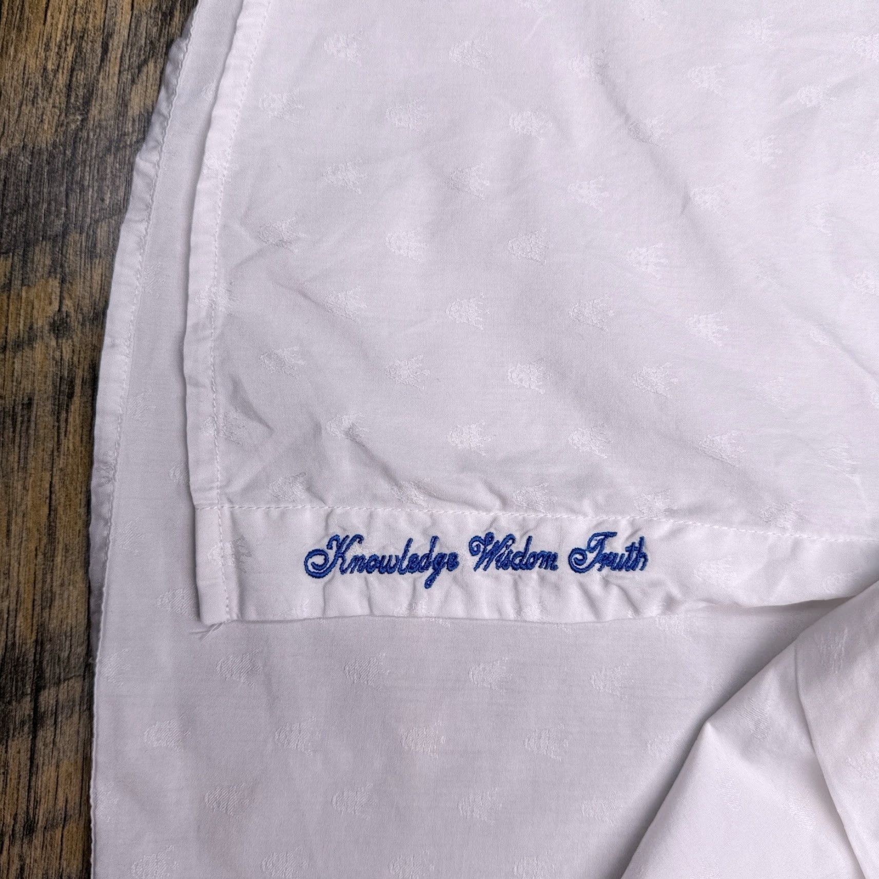Robert Graham Robert Graham Classic Fit Shirt Mens XL White Crowns Button Up Size US XL / EU 56 / 4 - 7 Thumbnail