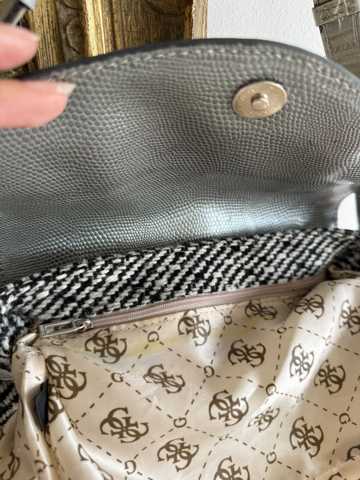 Guess Vintage Y2K guess shoulder bag Size ONE SIZE - 9 Thumbnail