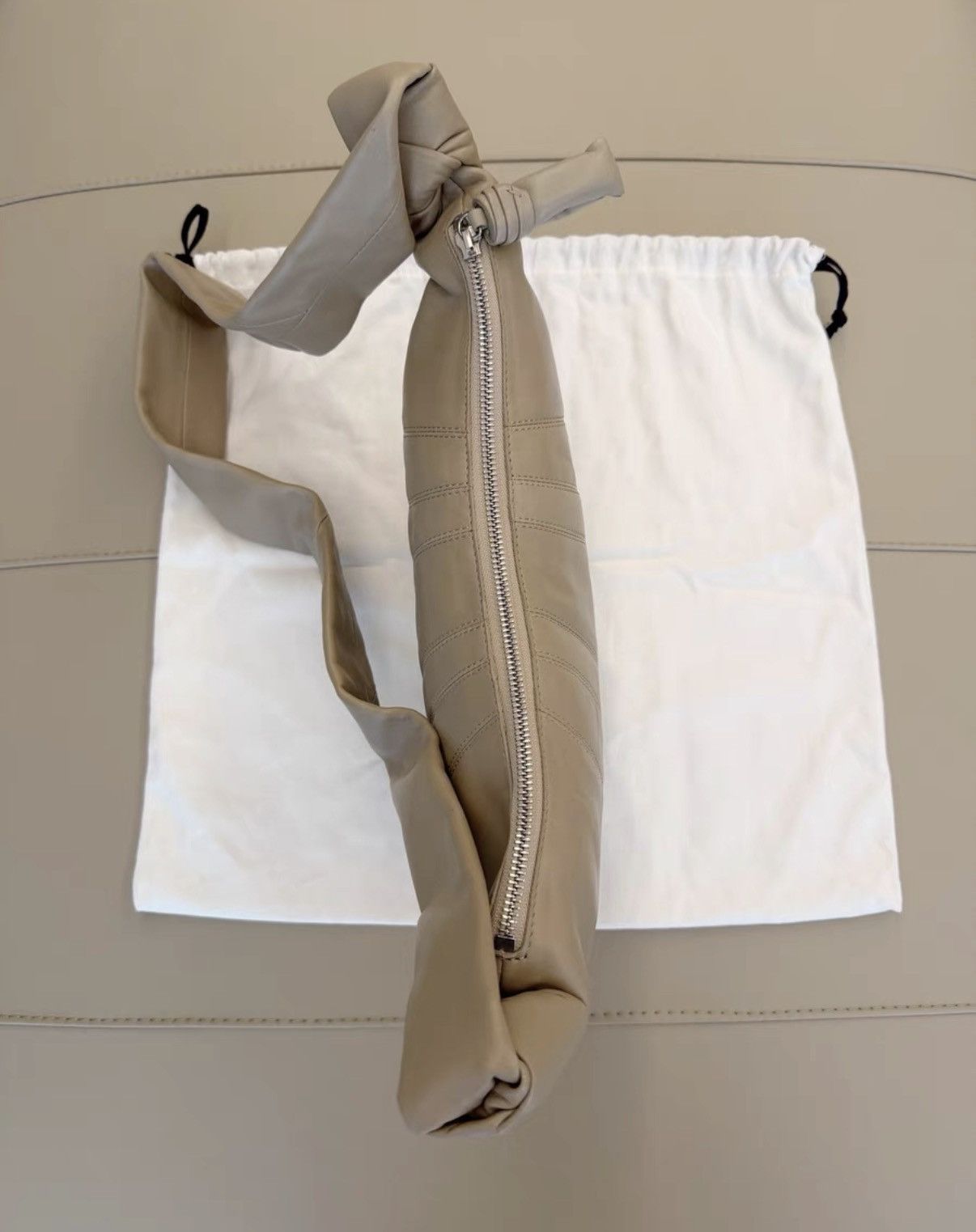 Lemaire Lemaire Sand Lambskin Croissant Crossbody Bag KKKK9 Size ONE SIZE - 3 Thumbnail