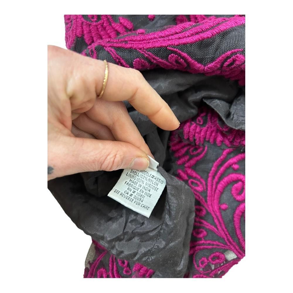 Designer Yoana Baraschi l Fuschia Embroidered Overlay Skirt Size 0 Size 25" / US 0 / IT 36 - 5 Thumbnail