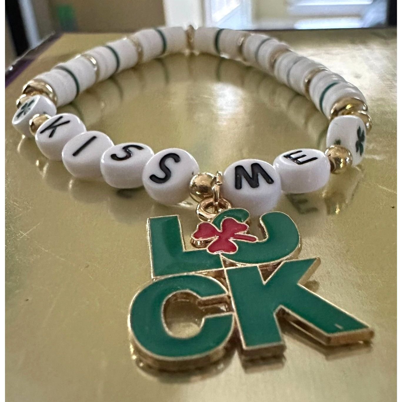 Handmade St Patricks Day Bracelet New Puka Beads Lucky Kiss Me Size ONE SIZE - 3 Thumbnail