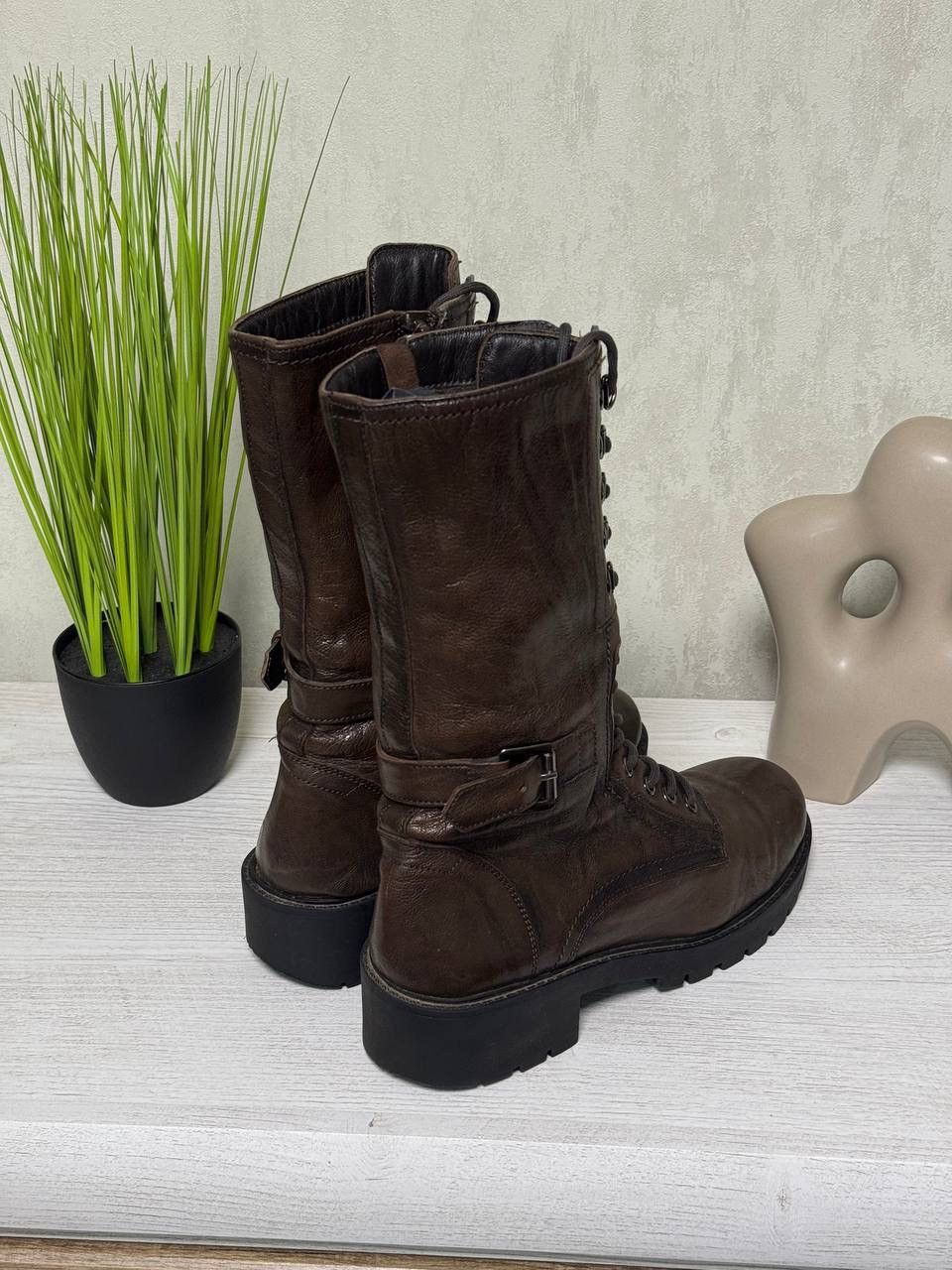 Le Grande Bleu (L.G.B.) Vintage Dark Brown Leather Combat Boots Lace Up Buckle Strap Size US 9 / IT 39 - 4 Thumbnail