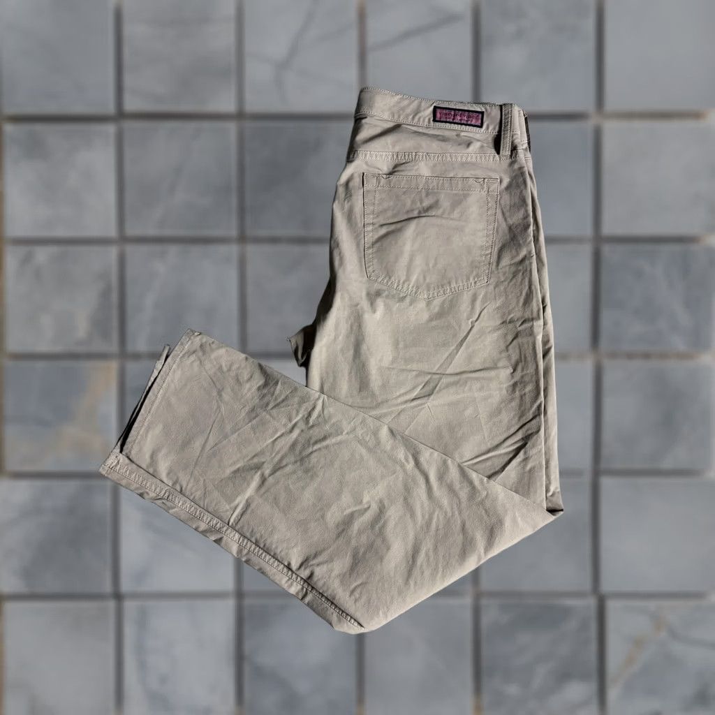 Vineyard Vines Vineyard Vines Pants Mens 32x30 Chino Stretch Pockets On The Go Beige Flat Front Casual 5-Pocket Logo Womens Size US 32 / EU 48 - 1 Thumbnail