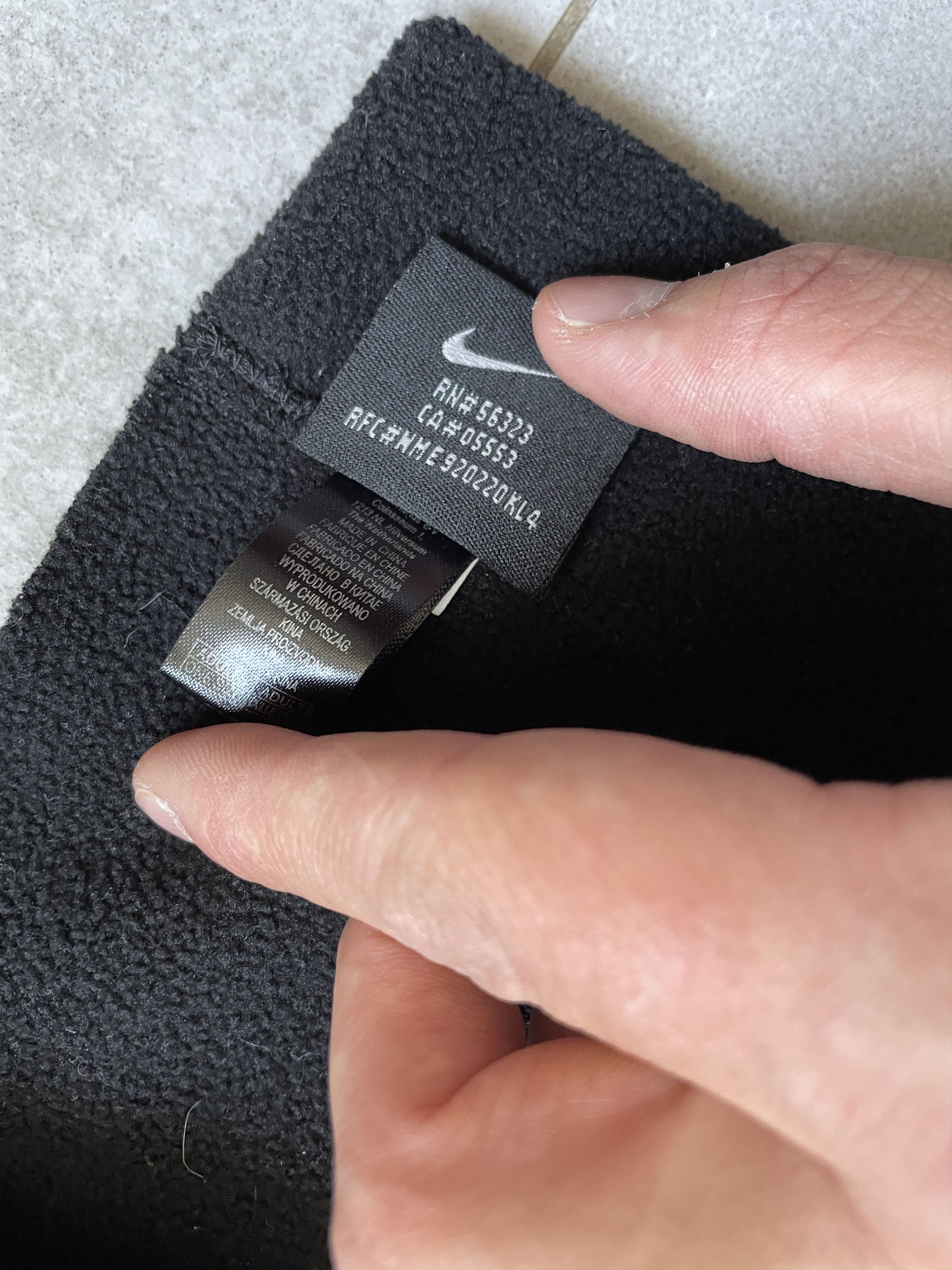 Nike VINTAGE NIKE Y2K BLACK FLEECE SCARF Size ONE SIZE - 4 Thumbnail
