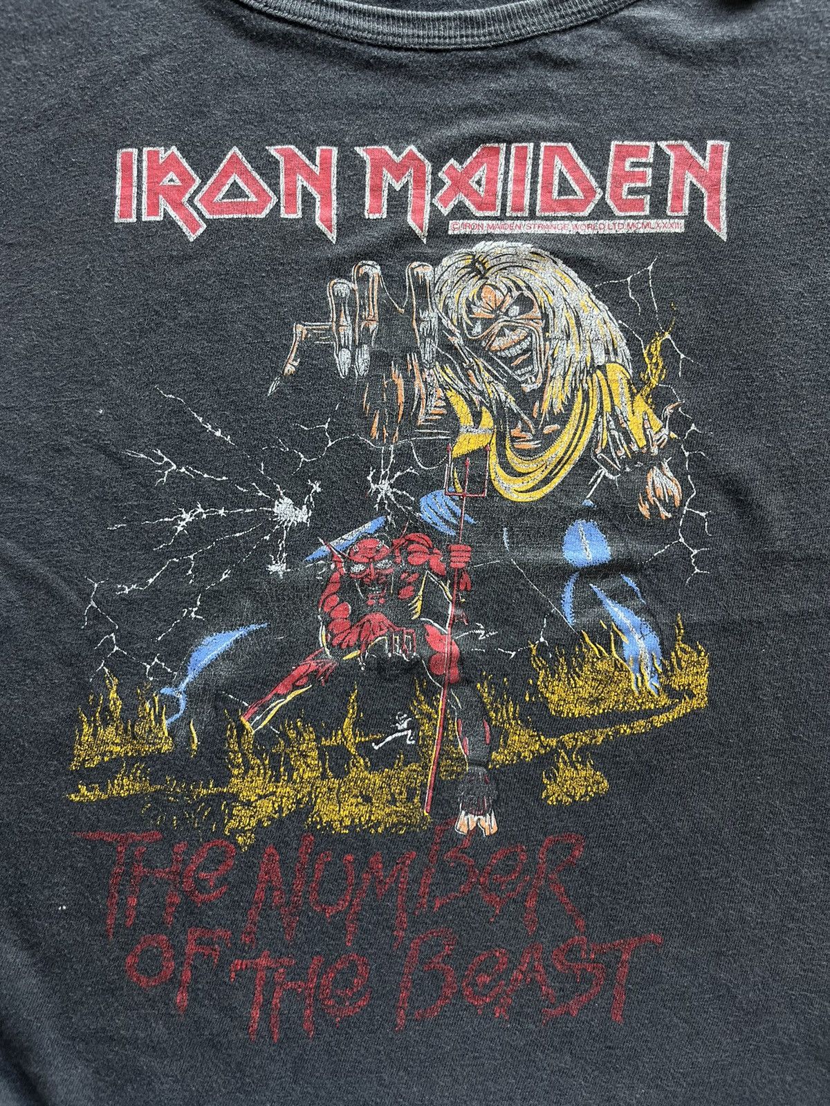 Band Tees × Iron Maiden × Vintage Vintage IRON MAIDEN The Number of the Beast 80’s jump Tshirt Size US L / EU 52-54 / 3 - 6 Thumbnail