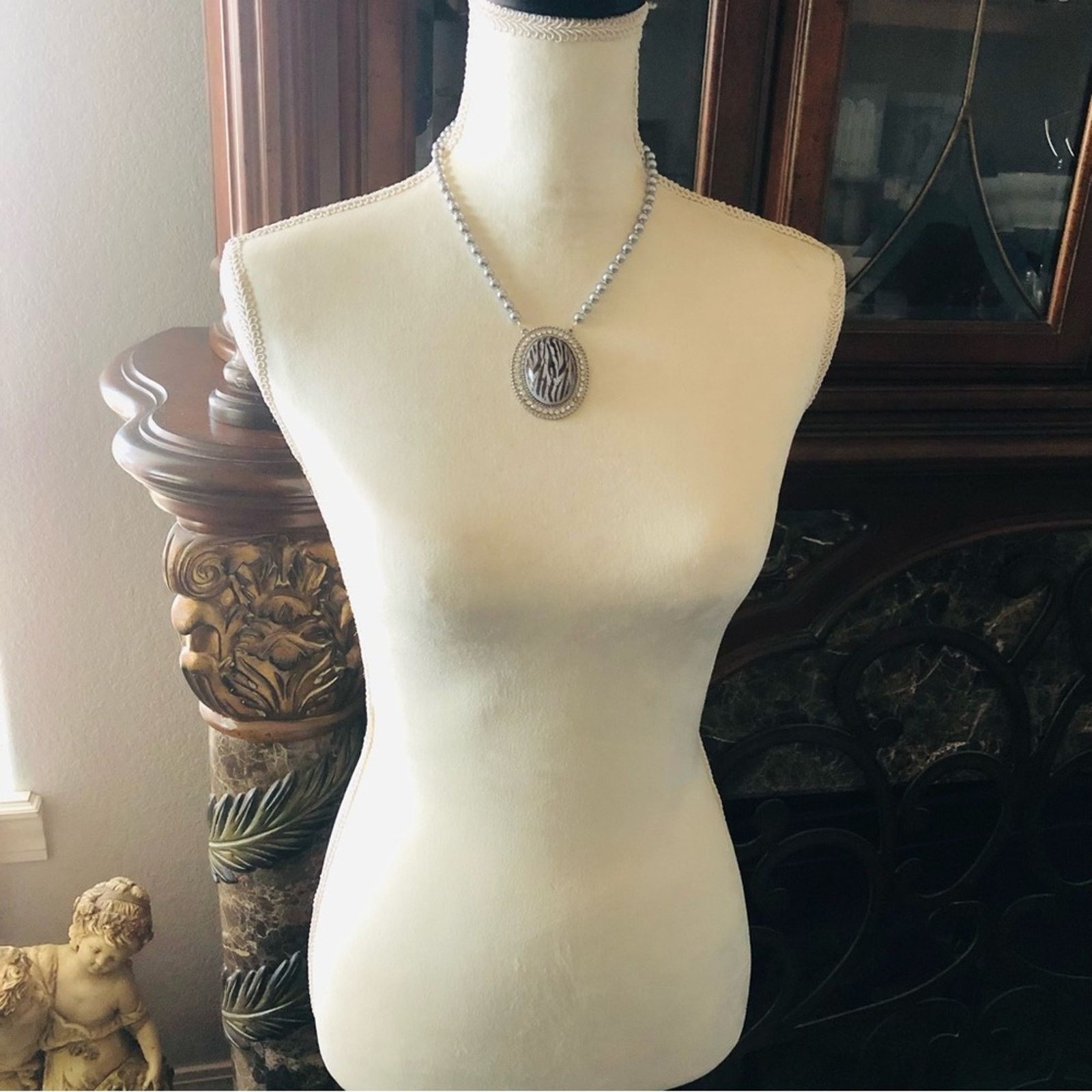Handmade Handcrafted repurpose animal print halo Pearl necklace Size ONE SIZE - 6 Thumbnail