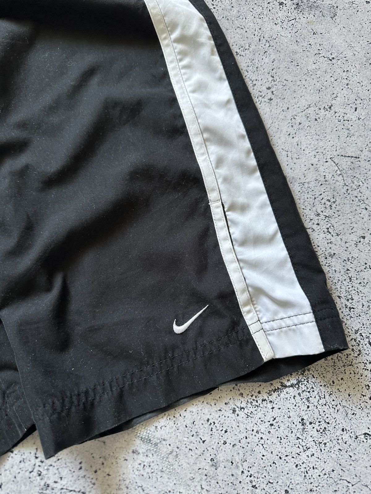 Nike Vintage Nike Track Pants Nylon Mini Swoosh Drill Y2K USA Size US 32 / EU 48 - 2 Thumbnail