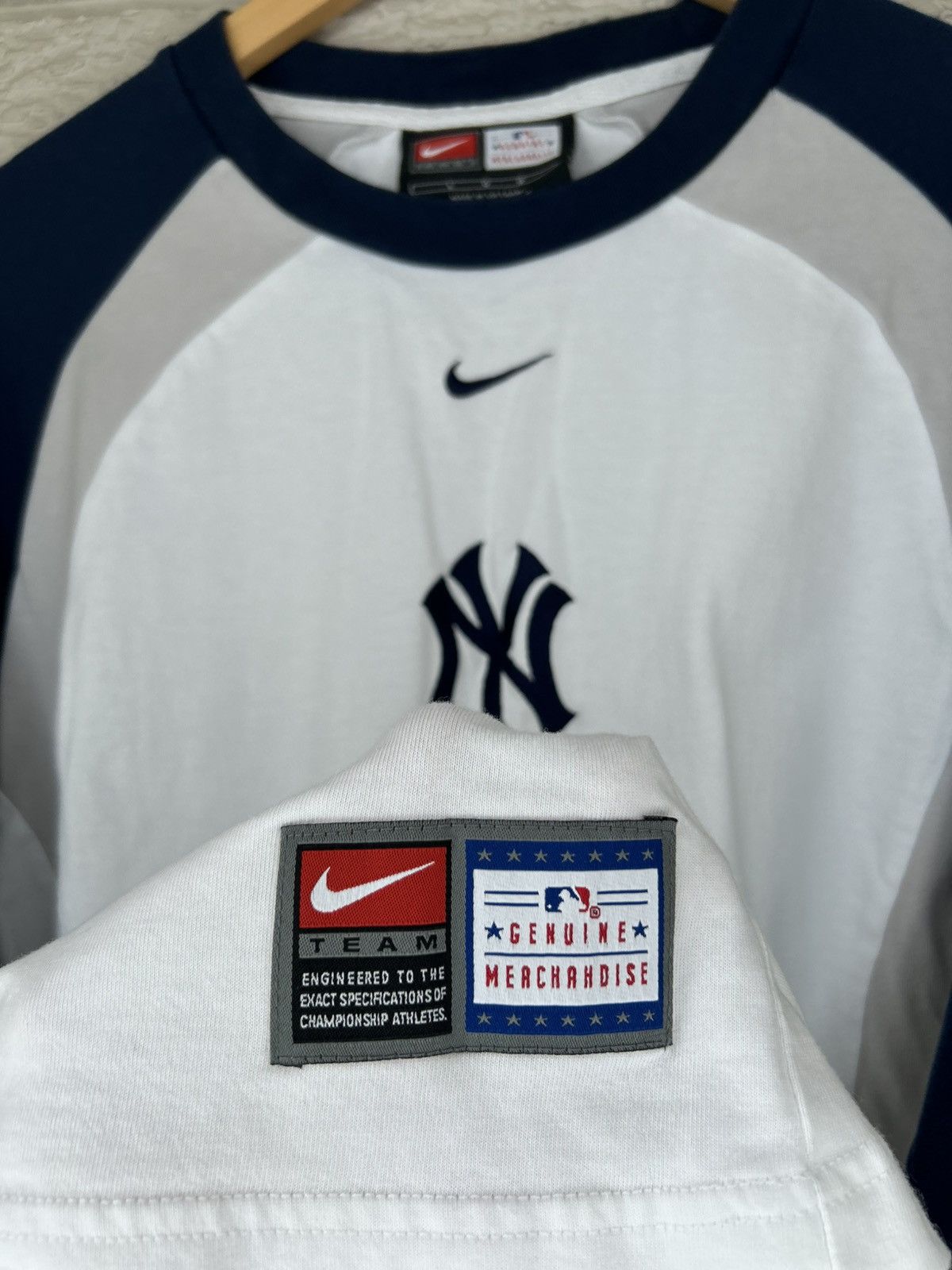 Nike Nike New York Yankees Center Swoosh 3/4 Long Sleeve Size US L / EU 52-54 / 3 - 6 Thumbnail