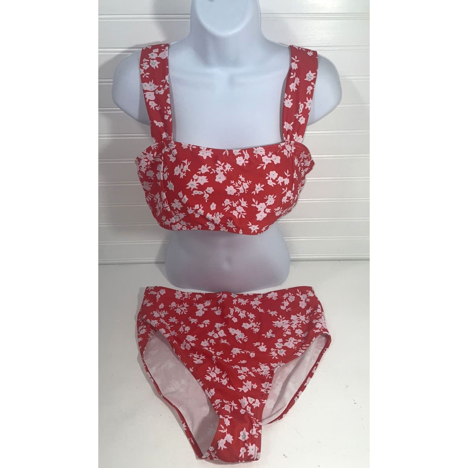 Shein shein bikini 2 piece swimsuit Large floral red white green nwot padded new Woman Bikini Top Bottoms VIP Beach 2010s Mens Womens Girls Boys unsure Size ONE SIZE - 2 Thumbnail