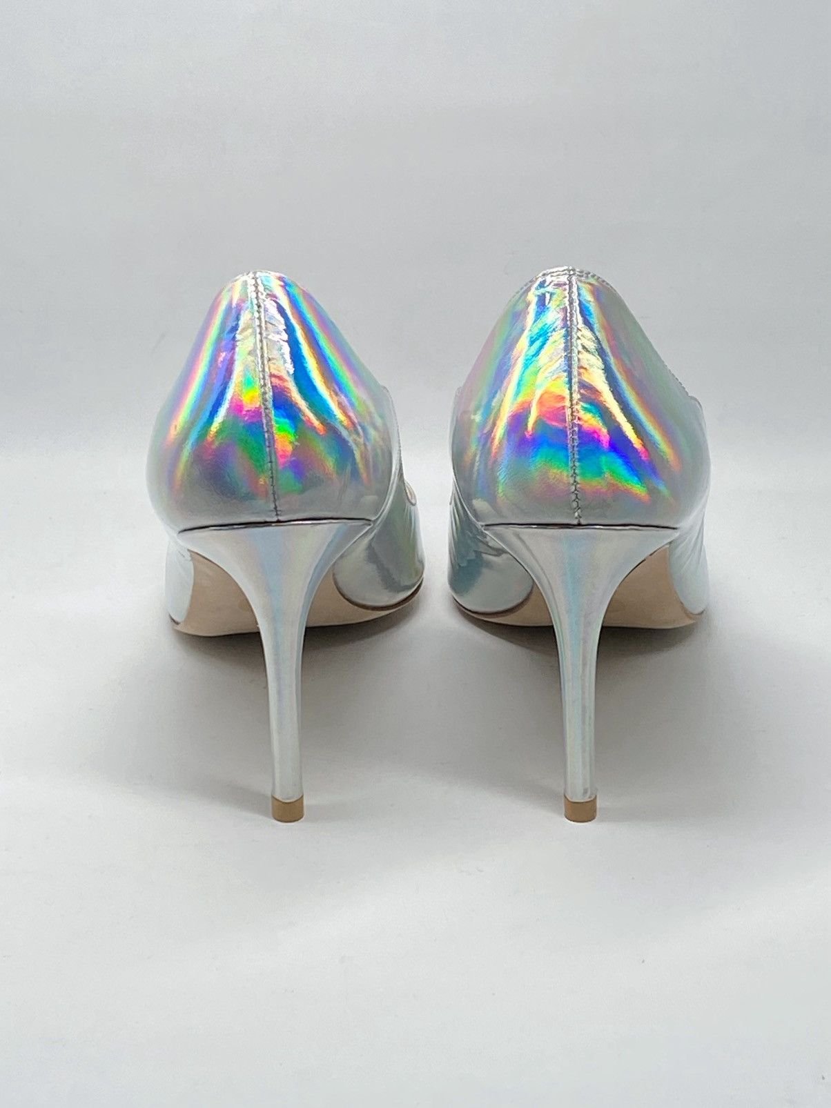 Stuart Weitzman Stuart Weitzman Scallop Iridescent Faux Leather Pumps size 7 Size US 7 / IT 37 - 8 Thumbnail