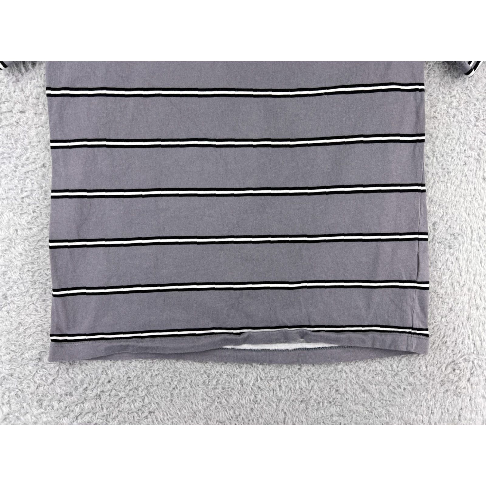 Nike Nike Shirt Mens Medium Gray Stripe Embroidered Swoosh Logo 100% Cotton Adult Regular Short Sleeve Crew Neck Vintage: No Size US M / EU 48-50 / 2 - 6 Thumbnail