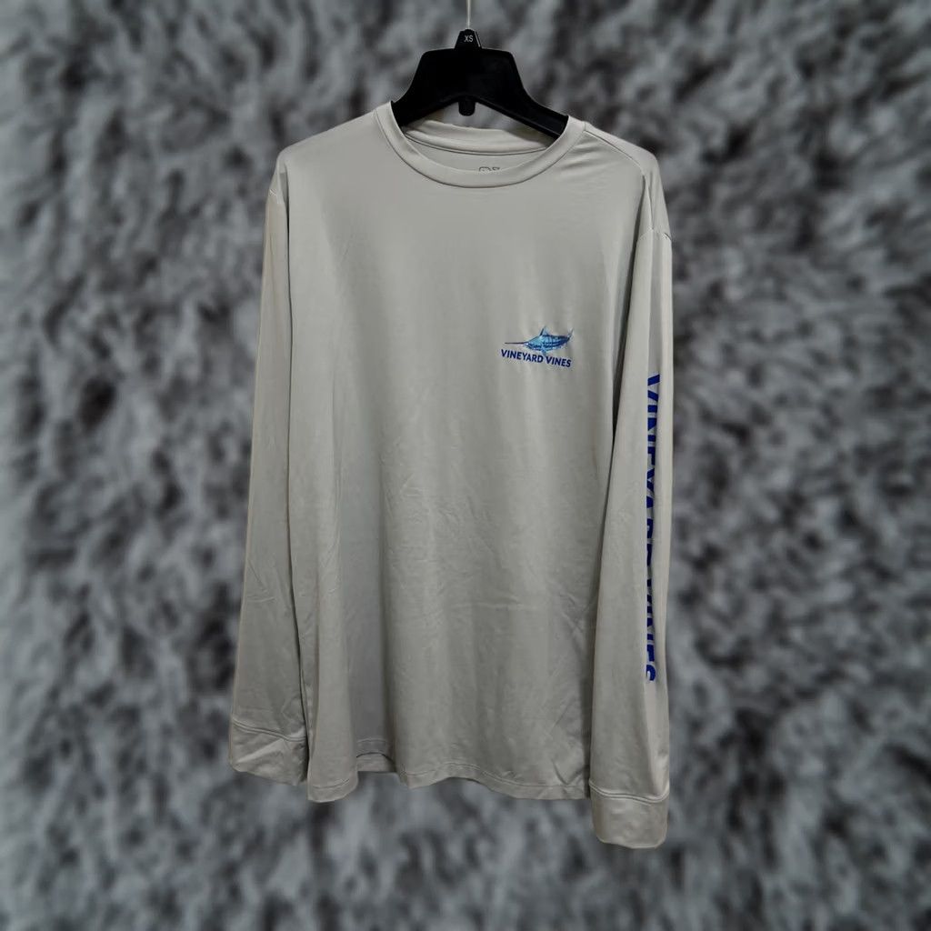 Vineyard Vines Vineyard Vines Performance Shirt Mens XS Long Sleeve Gray Crew Neck Printed? No—Solid Pattern, Breathable, Stretch, Tagless, Polyester Spandex, Per u Size US XS / EU 42 / 0 - 1 Thumbnail
