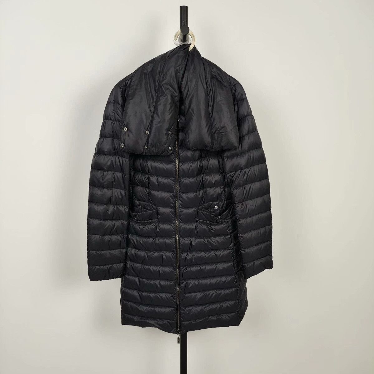 Moncler Moncler Down Black Down Jacket XS Women Size XS / US 0-2 / IT 36-38 - 1 Thumbnail
