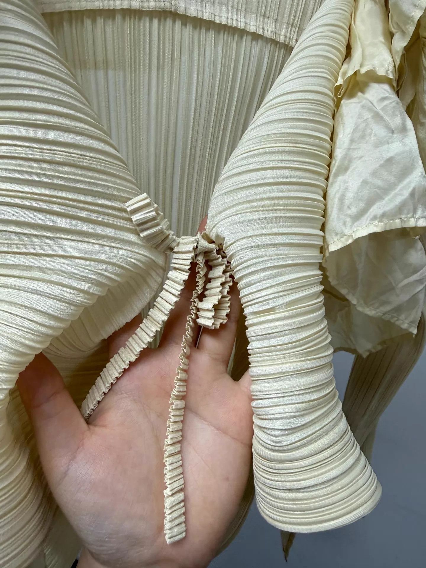 Issey Miyake Issey Miyake Pleated Ruffle Women's Blouse Made in Japan Size XL / US 12-14 / IT 48-50 - 5 Thumbnail