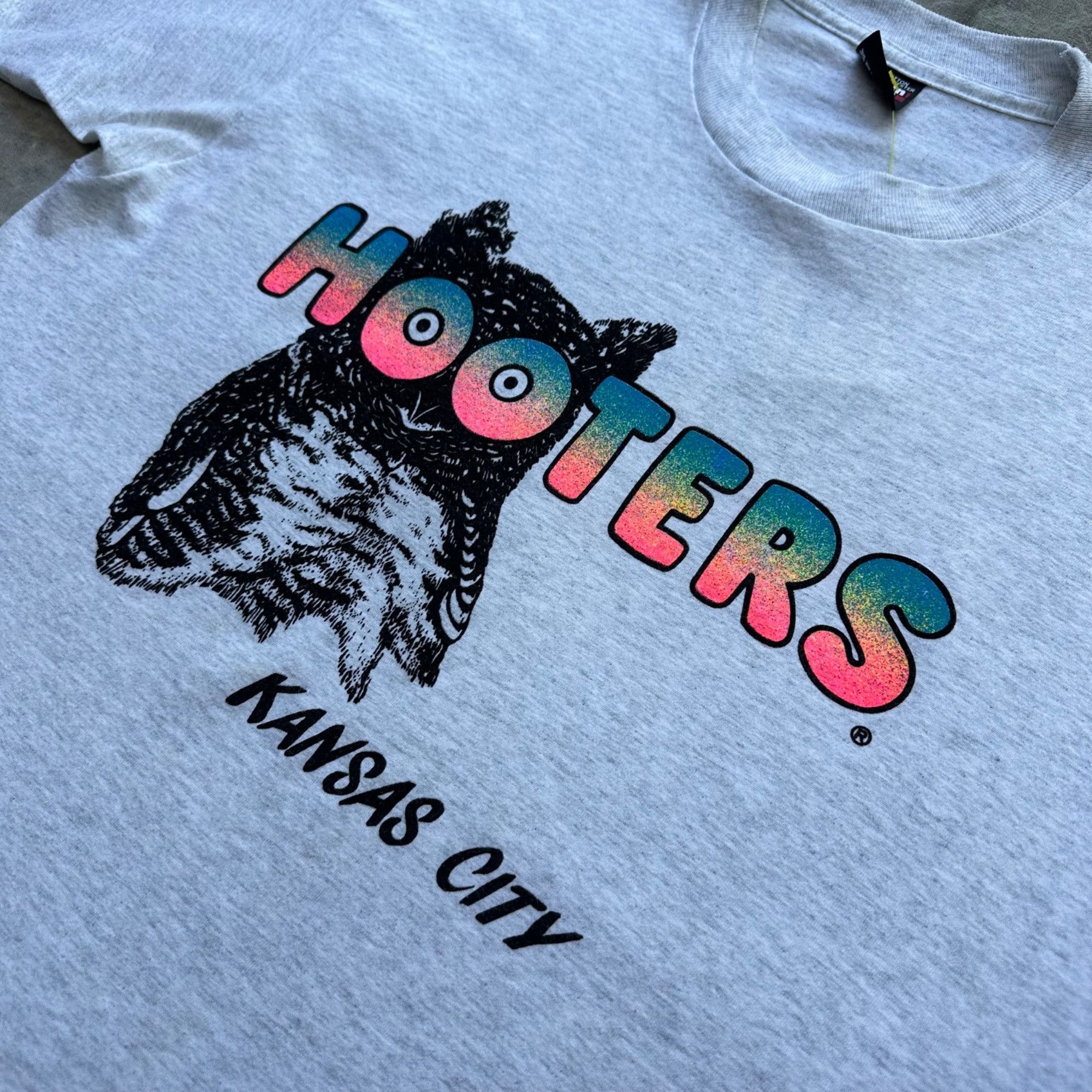 Vintage Vintage 80s/90s Hooters Kansas City Front and Back Shirt Size US XL / EU 56 / 4 - 3 Thumbnail