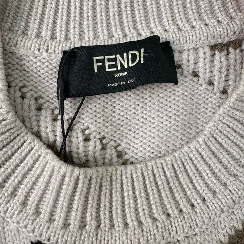 Fendi FENDI Chain Pattern Unisex Sweater Size US XL / EU 56 / 4 - 1 Thumbnail