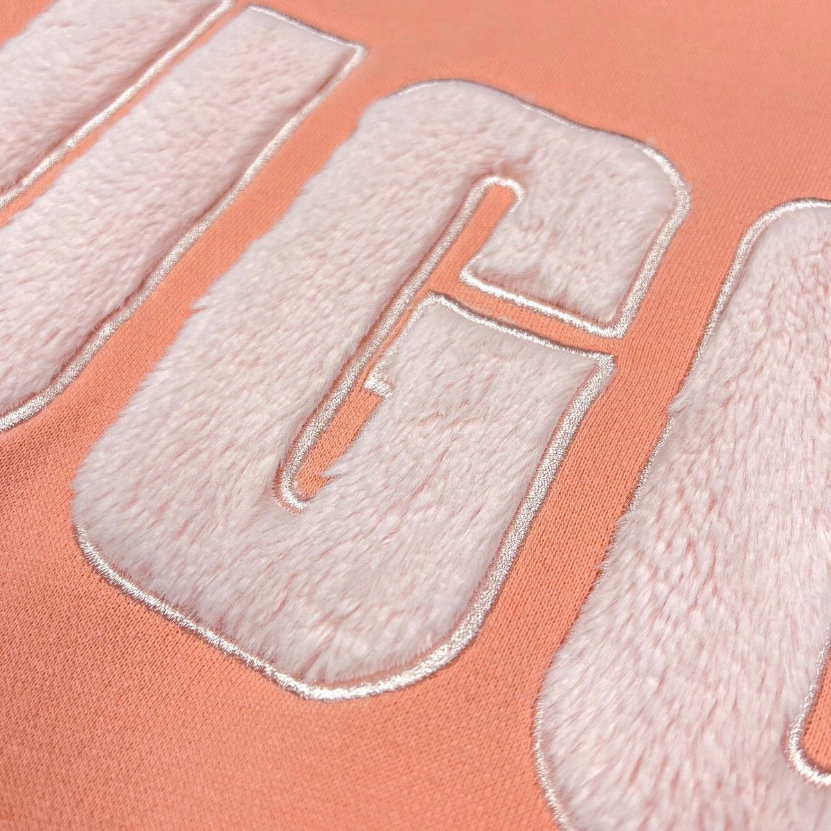 Ugg UGG Madeline Fuzzy Logo Crewneck Sweatshirt Size L / US 10 / IT 46 - 4 Thumbnail
